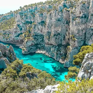 https://adira-montgrand.fr-provencehotel.com